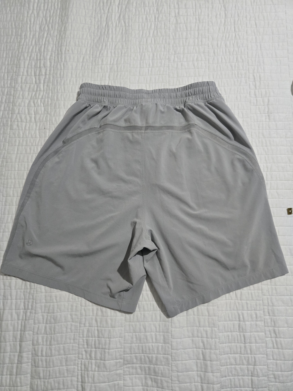 lululemon athletica Men's Light Gray Athletic Shorts - Picture 3 of 7